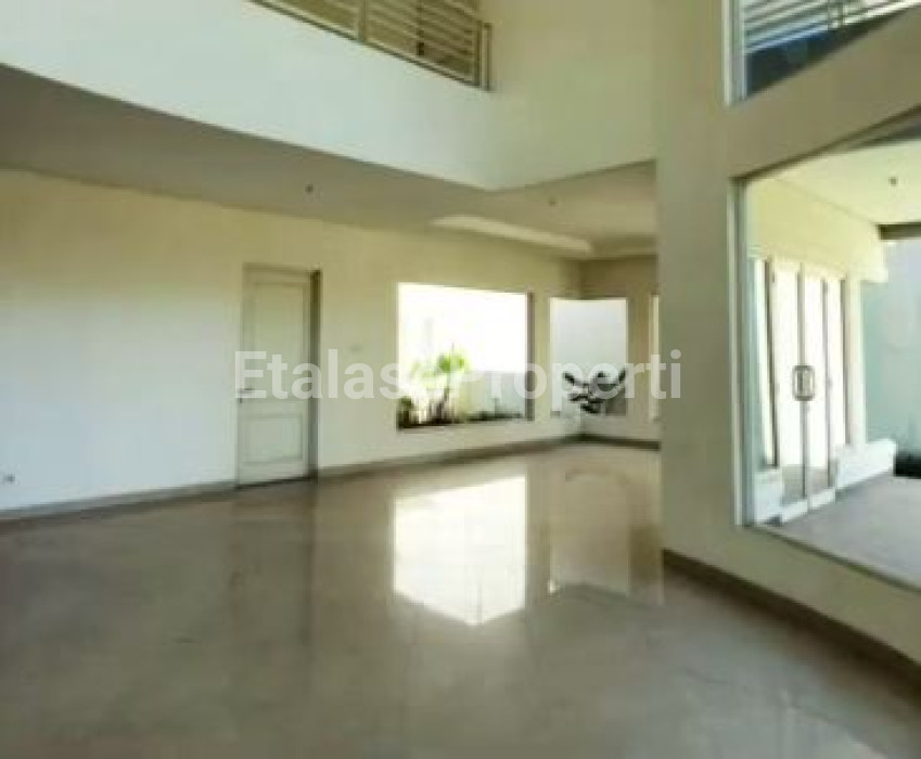 Foto properti Disewakan Rumah Dian Istana Park Evenue 2