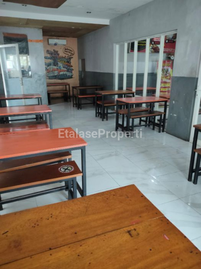 Foto properti Disewakan Area Komersil Di Sby Barat 3