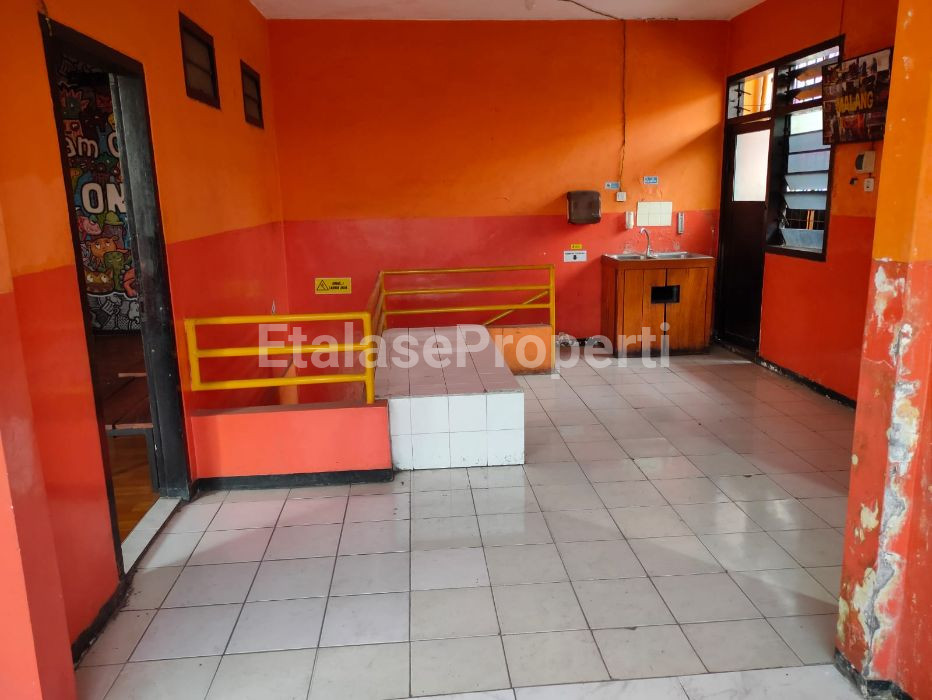 Foto properti Disewakan Area Komersil Di Sby Barat 4