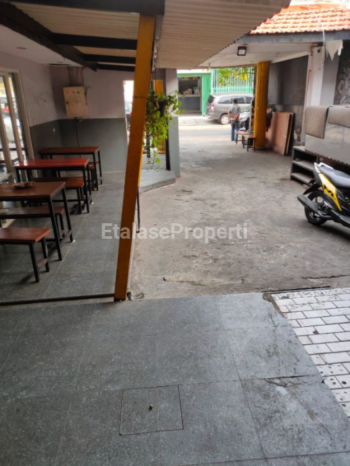 Foto properti Disewakan Area Komersil Di Sby Barat 10