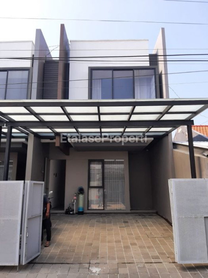 Foto properti Jual Rumah Full Furnish Darmo Permai Timur 1