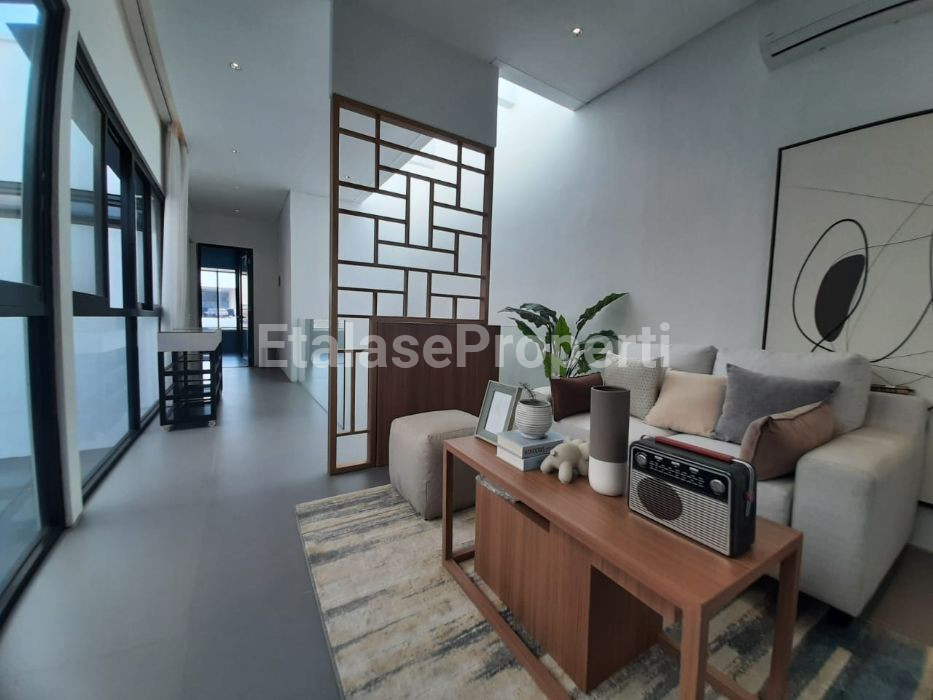 Foto properti Jual Rumah Full Furnish Darmo Permai Timur 6
