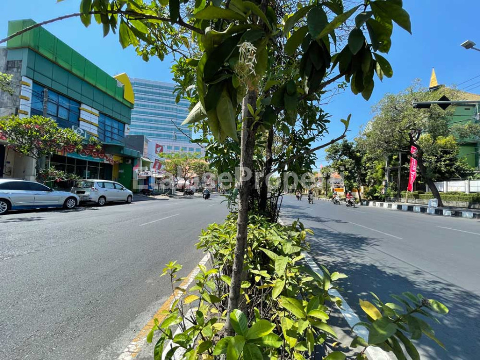 Foto properti *Dijual Tanah & Bangunan Komersial Raya Prof. Moestopo* 3