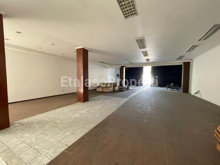 Foto properti *Dijual Tanah & Bangunan Komersial Raya Prof. Moestopo* 4