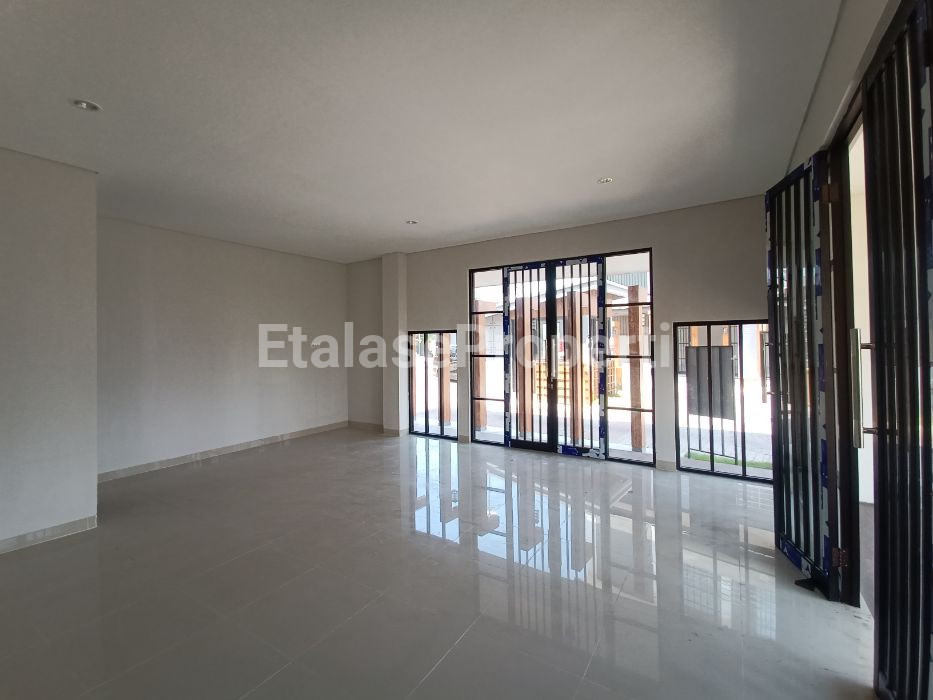 Foto properti Disewakan Ruko 3 Lantai 4