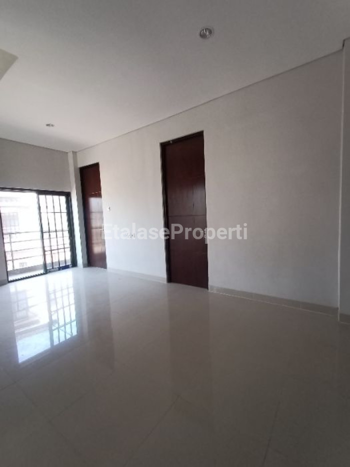 Foto properti Disewakan Ruko 3 Lantai 6