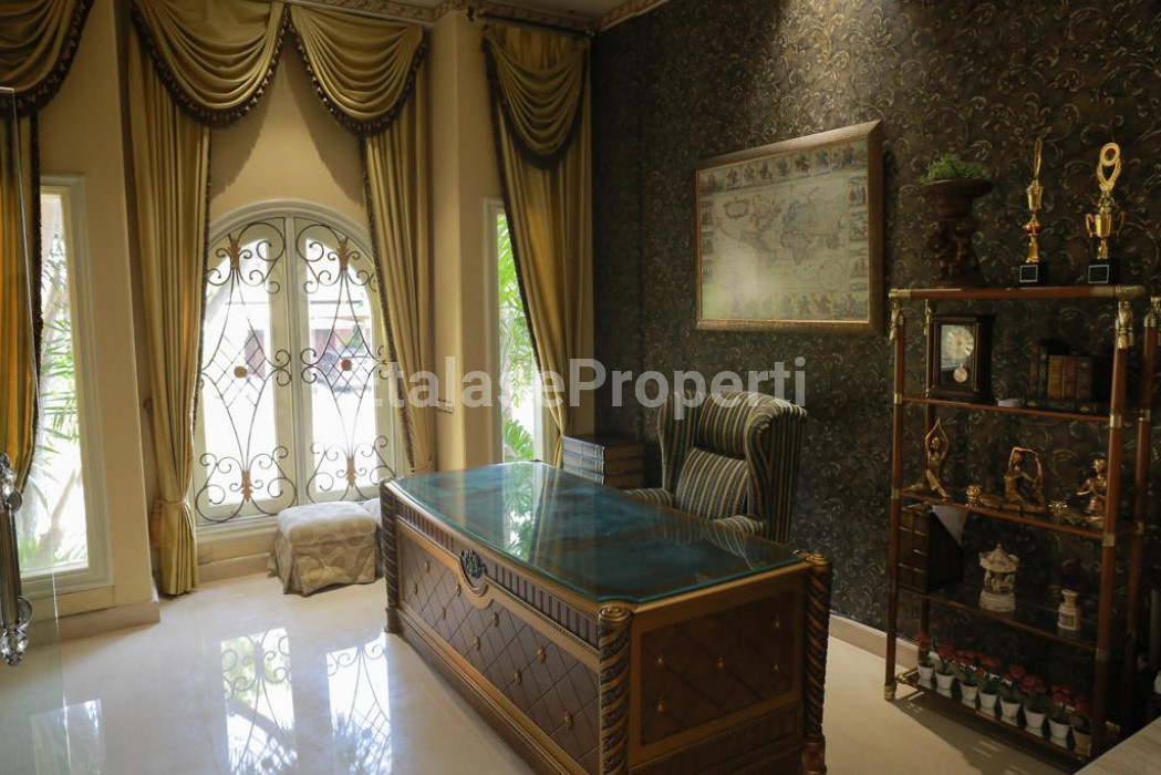 Foto properti RUMAH MEWAH SEMI EROPA CLASSIC MODERN VILLA BUKIT REGENCY 2