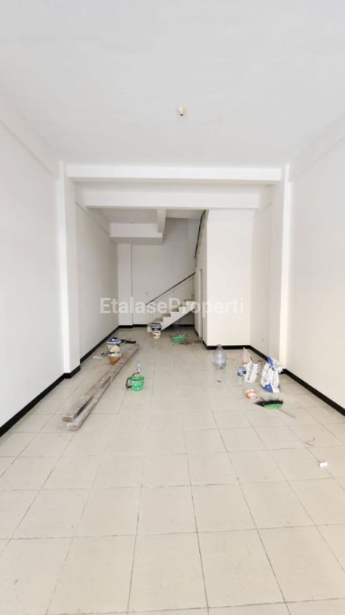 Foto properti *Disewakan Ruko Este Square MERR* 3