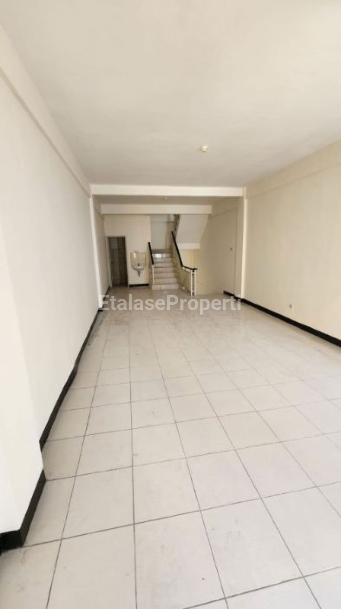 Foto properti *Disewakan Ruko Este Square MERR* 5