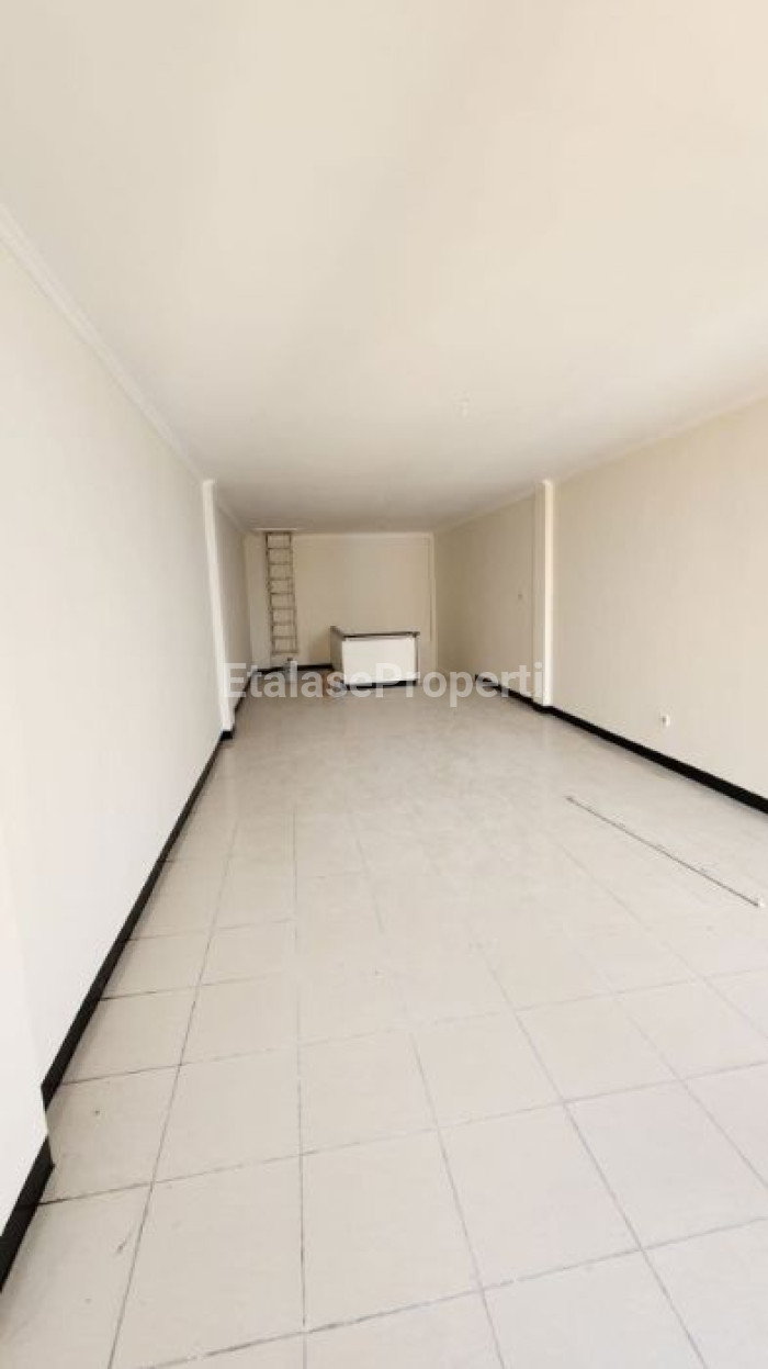 Foto properti *Disewakan Ruko Este Square MERR* 6