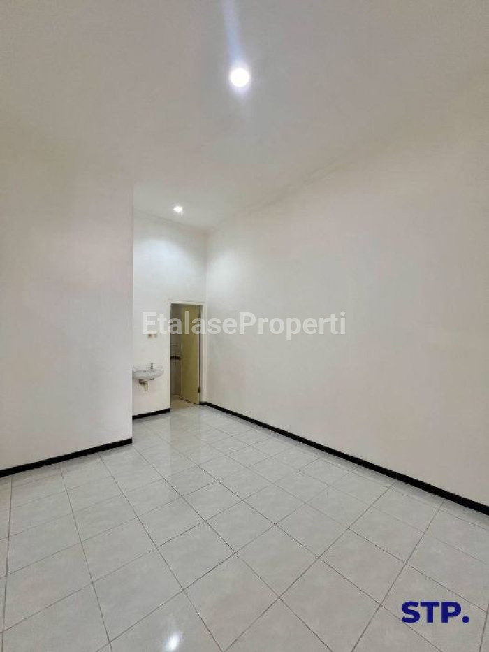 Foto properti Rumah Hoek Siap Huni Di Mulyosari Prima 7