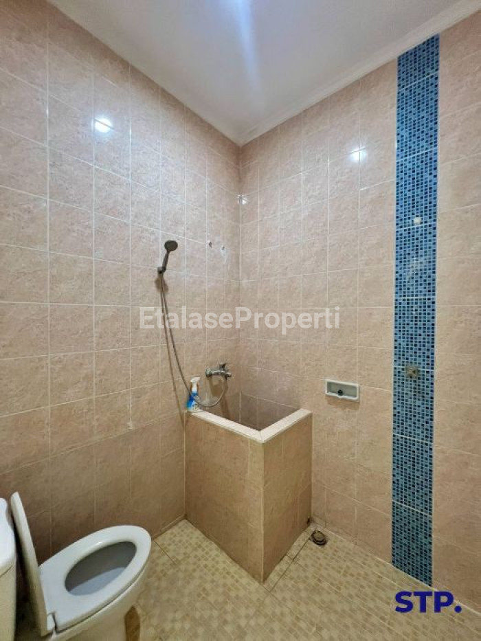 Foto properti Rumah Hoek Siap Huni Di Mulyosari Prima 8