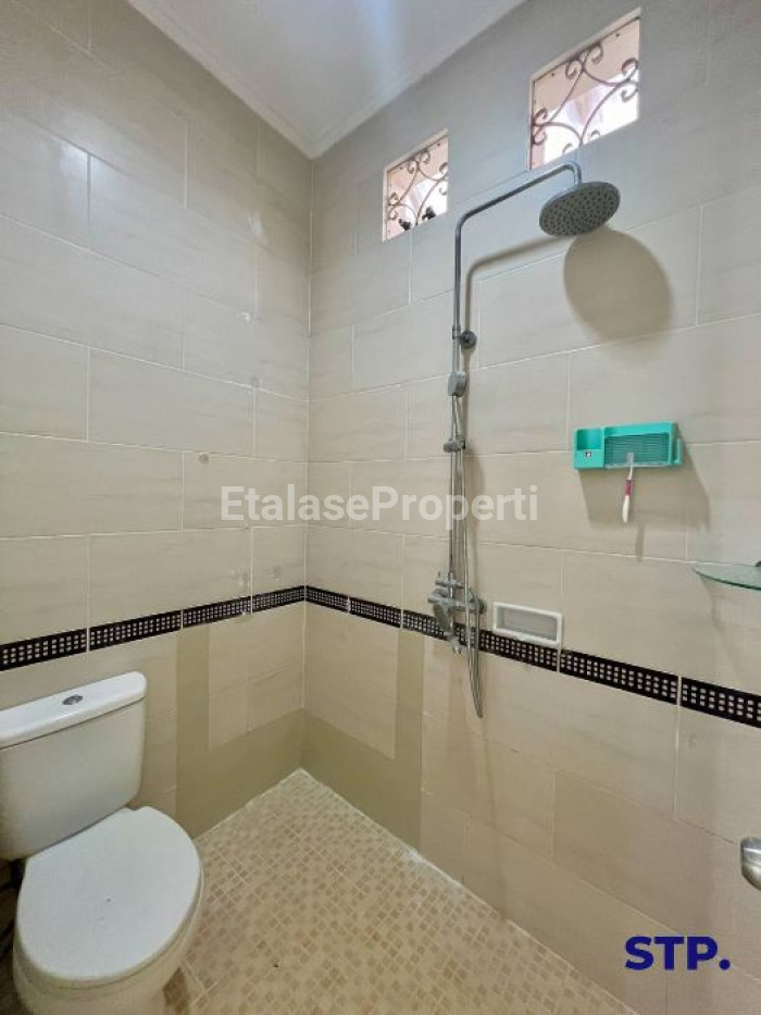 Foto properti Rumah Hoek Siap Huni Di Mulyosari Prima 9
