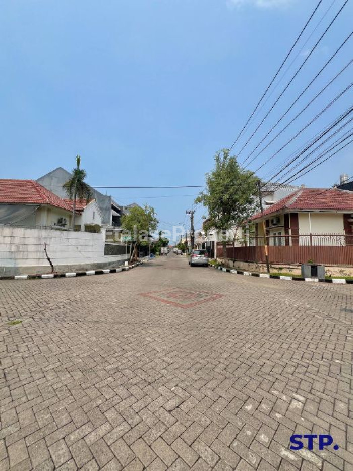Foto properti Rumah Hoek Siap Huni Di Mulyosari Prima 10