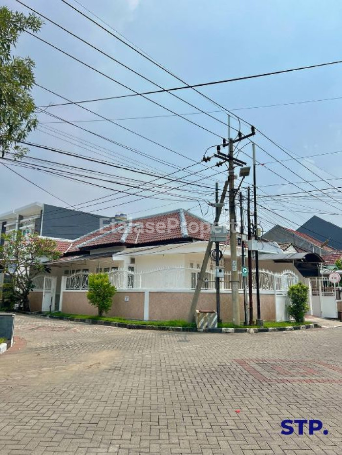 Foto properti Rumah Hoek Siap Huni Di Mulyosari Prima 1