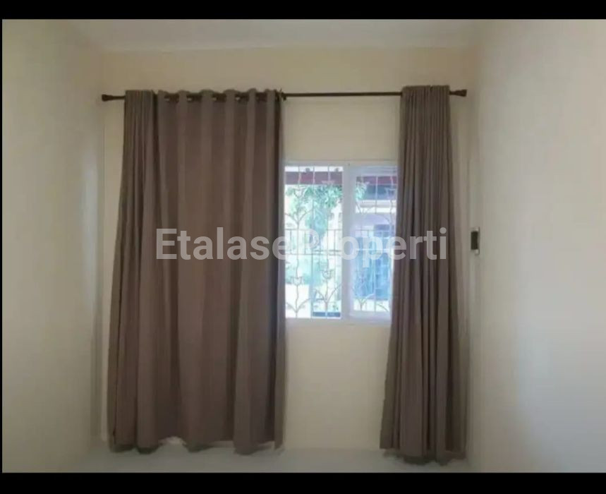 Foto properti Rumah Tengah Kota Daerah Bratang 3