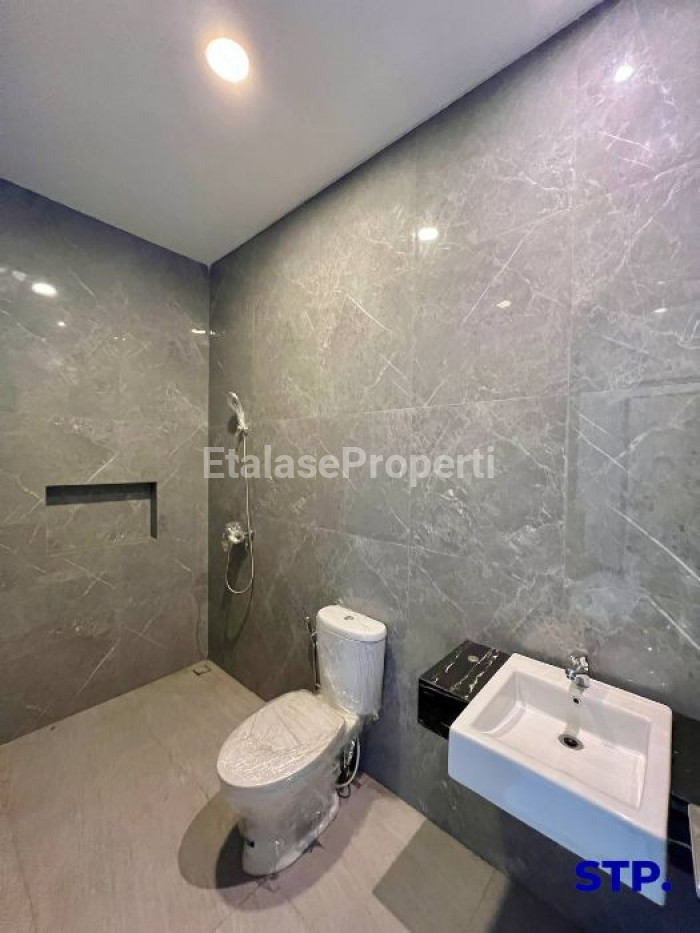 Foto properti 3 Unit! Townhouse Mewah 3 Lantai Di Pakis Tirtoasri Tipe Typical 8