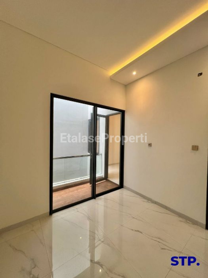 Foto properti 3 Unit! Townhouse Mewah 3 Lantai Di Pakis Tirtoasri Tipe Hook 5