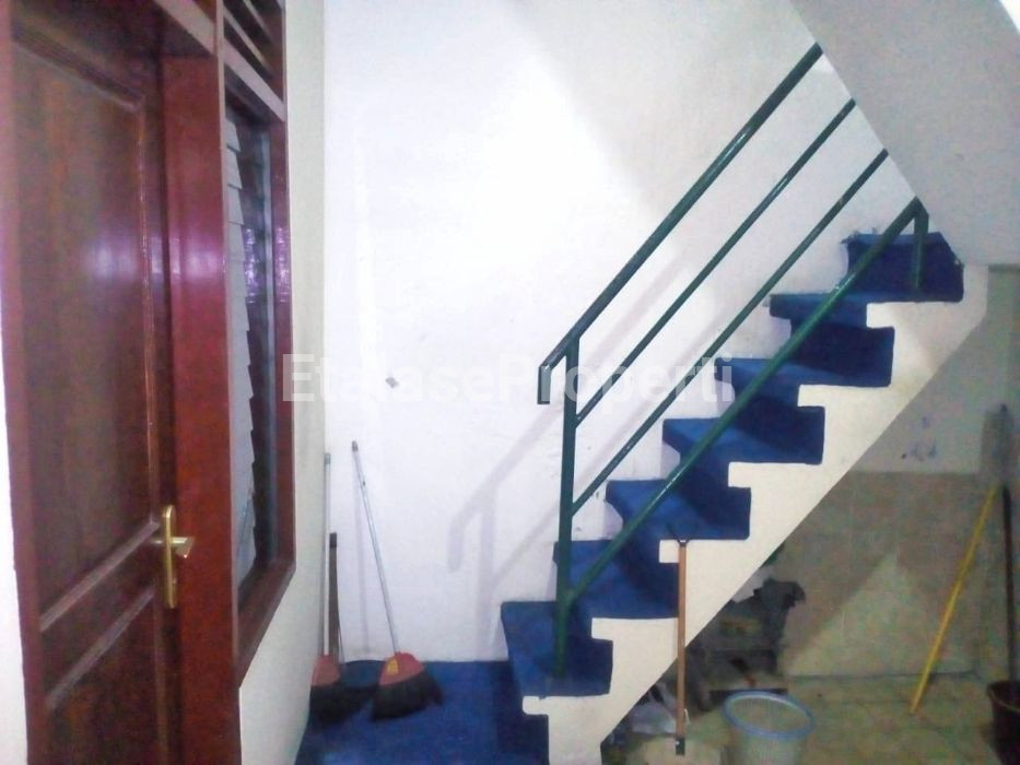 Foto properti Dijual Rumah Siap Huni 2 Lantai Daerah Klampis Harapan Surabaya 3