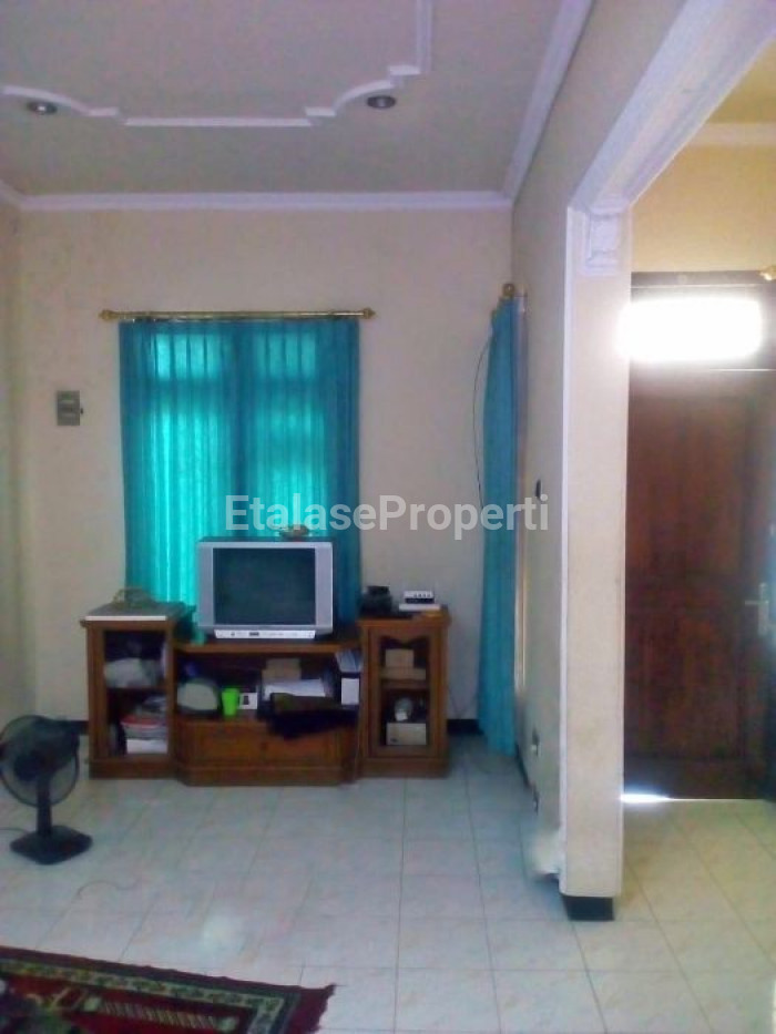 Foto properti Dijual Rumah Siap Huni 2 Lantai Daerah Klampis Harapan Surabaya 4