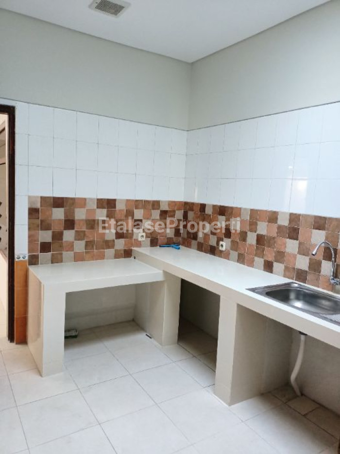 Foto properti Disewakan Rumah Manyar Kertoadi Siap Huni (Full Renov) 4