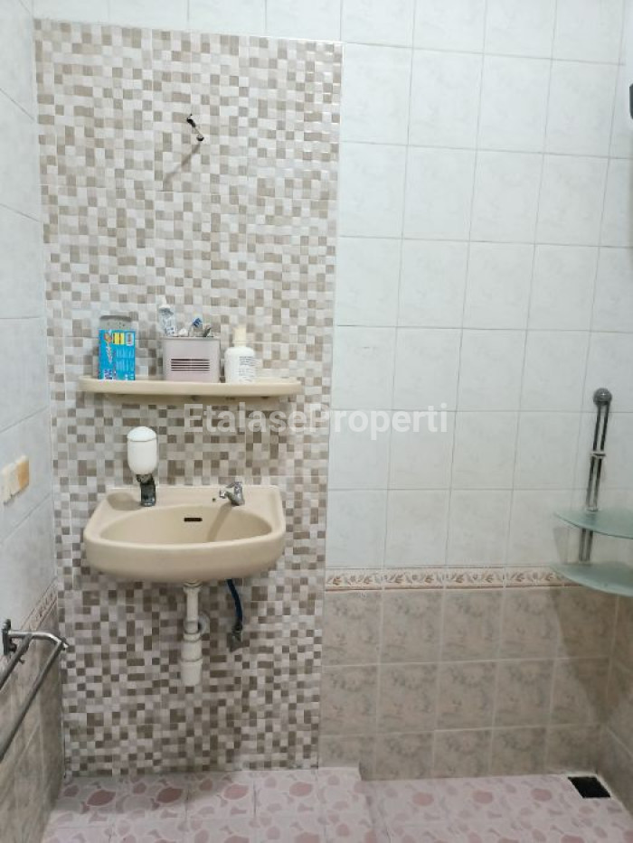 Foto properti Disewakan Rumah Manyar Kertoadi Siap Huni (Full Renov) 7