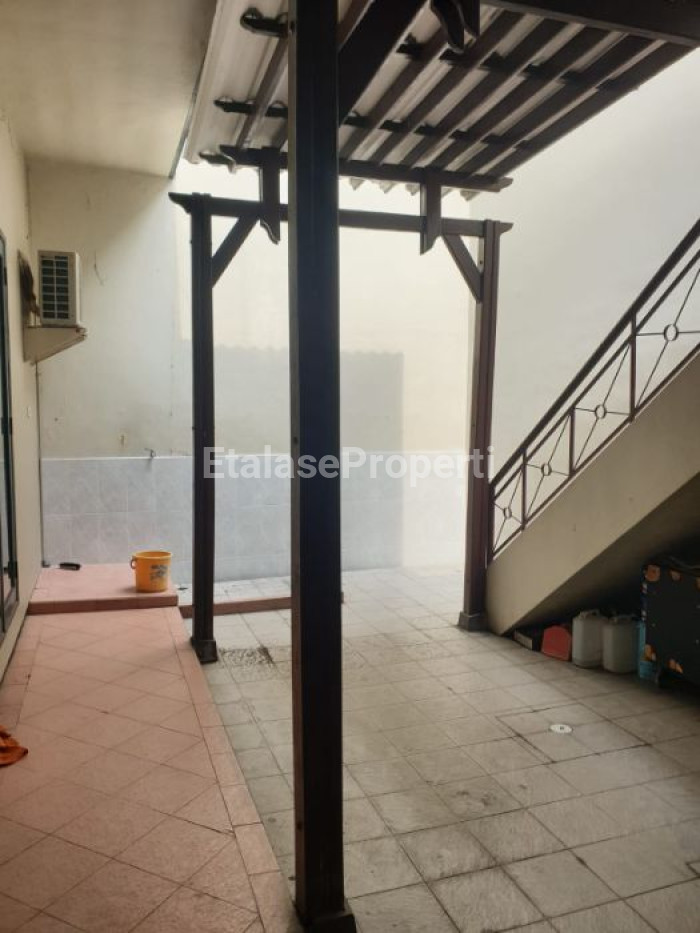 Foto properti Rumah Disewakan Dharmahusada Mas Surabaya 3