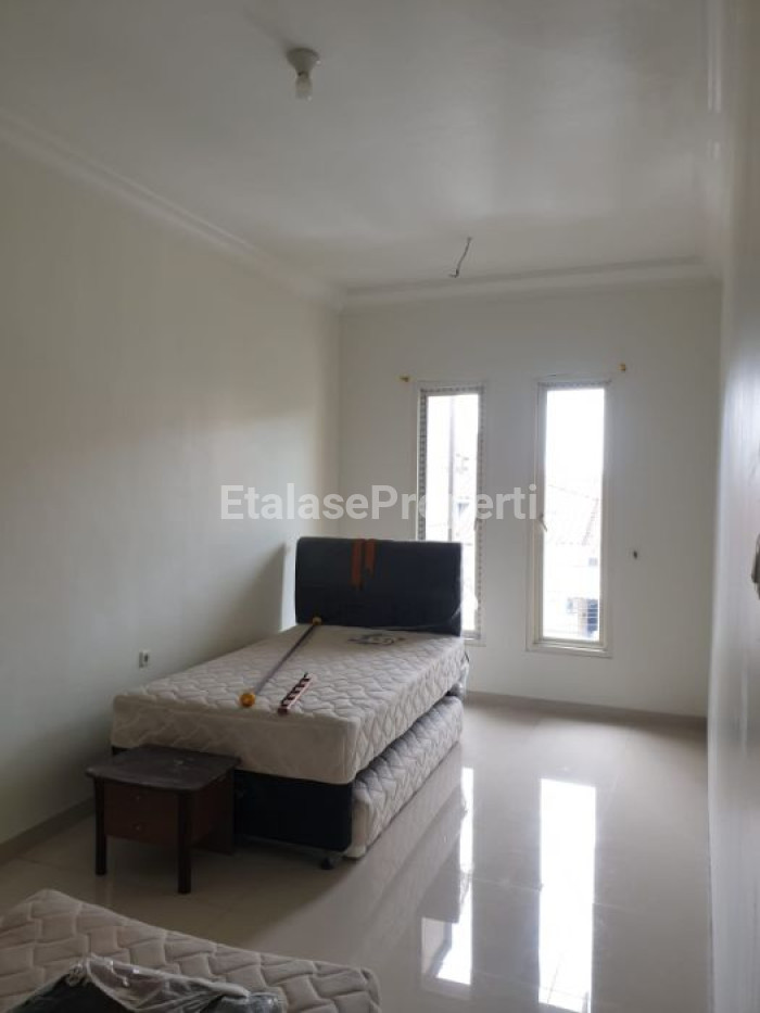 Foto properti Rumah Disewakan Dharmahusada Mas Surabaya 4