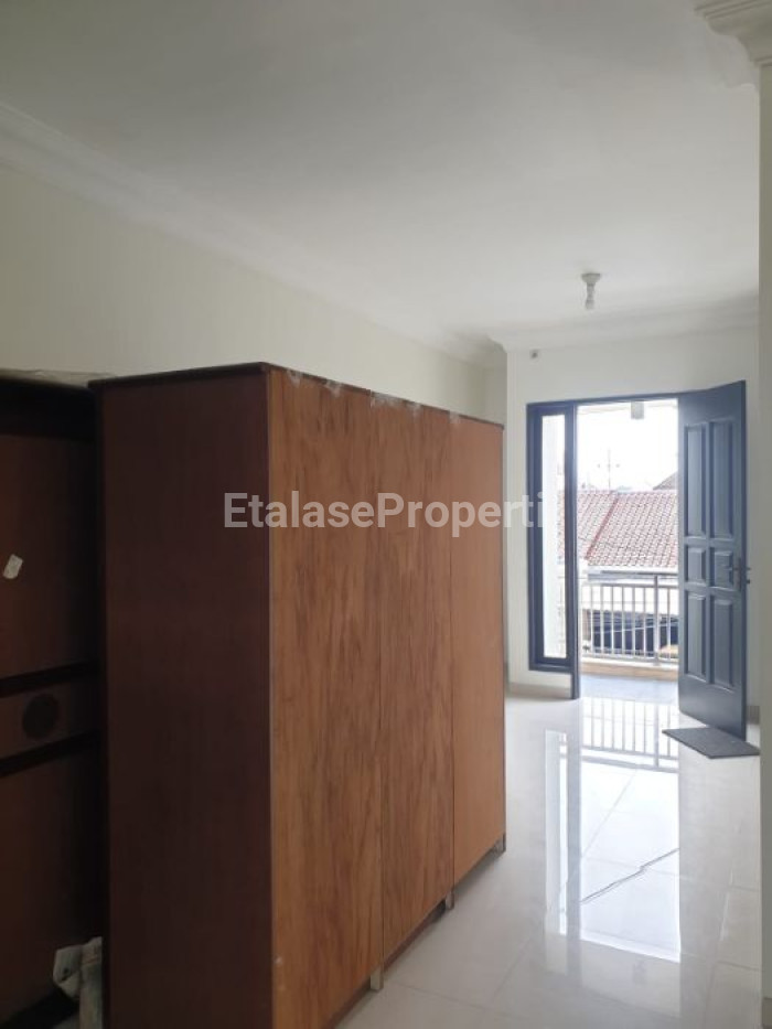 Foto properti Rumah Disewakan Dharmahusada Mas Surabaya 5