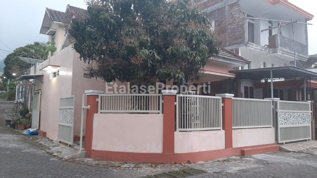Foto properti Rumah Siap Huni Di Tengah Kota Batu 2