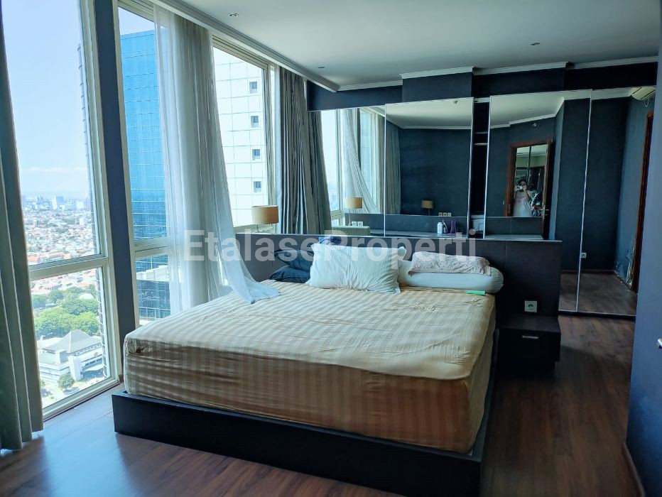 Foto properti Disewakan 3 BR Via Ciputra World Surabaya Sangat Luas Full Furnish Siap Huni! 2