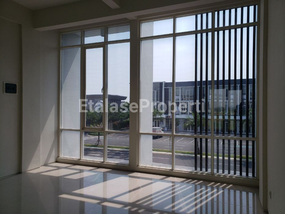 Foto properti Disewakan  Ruko Northwest Boulevard- 3 Lantai 4