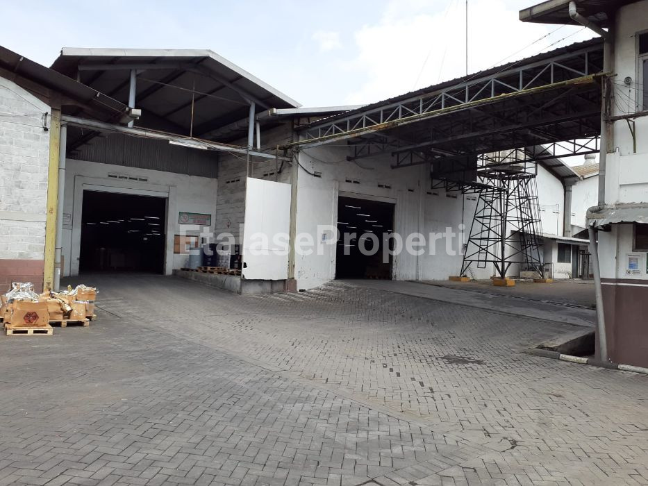 Foto properti Disewakan Gudang Pabrik Dan Kantor Margomulyo Siap Huni Ukuran Besar! 1