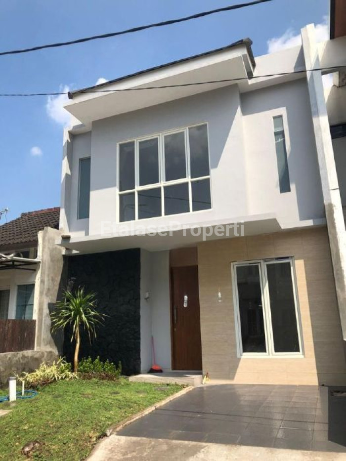 Foto properti Baru Gress 2 Lantai Jual Rumah Minimalis Modern Bukit Palma Surabaya Barat 2