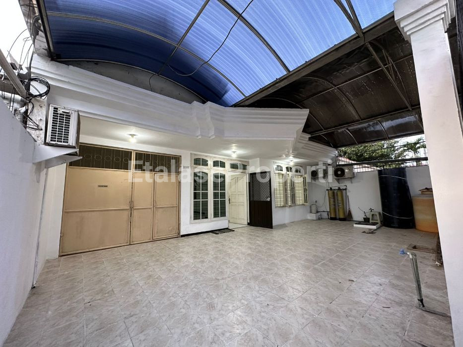 Foto properti Dijual Rumah Tinggal Darmo Harapan Utara 1