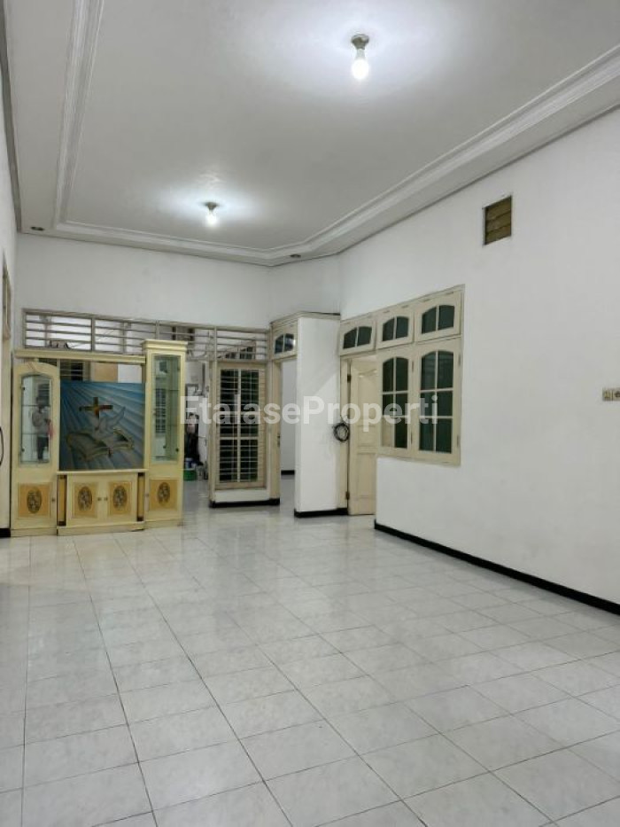 Foto properti Dijual Rumah Tinggal Darmo Harapan Utara 2