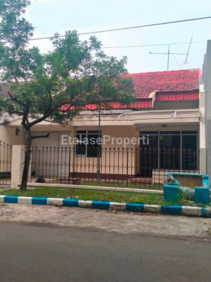 Foto properti Rumah Minimalis Cocok Untuk Usaha Strategis Depan Jalan Kembar Manyar Jaya Surabaya Timur 1