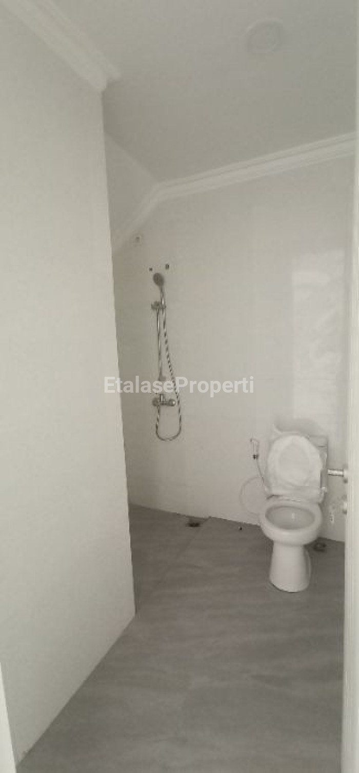 Foto properti Dijual Rumah Baru Gress 2