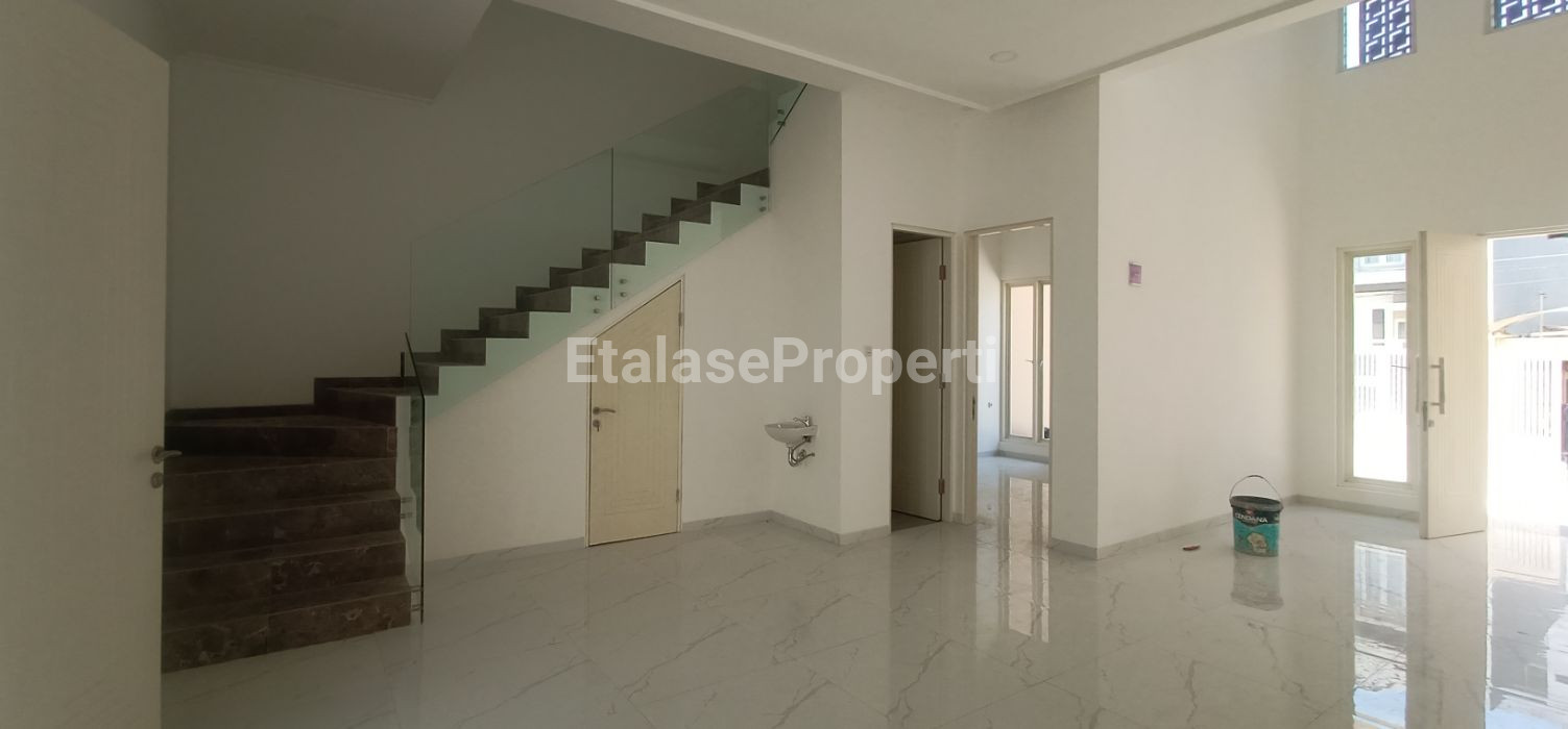 Foto properti Dijual Rumah Baru Gress 4