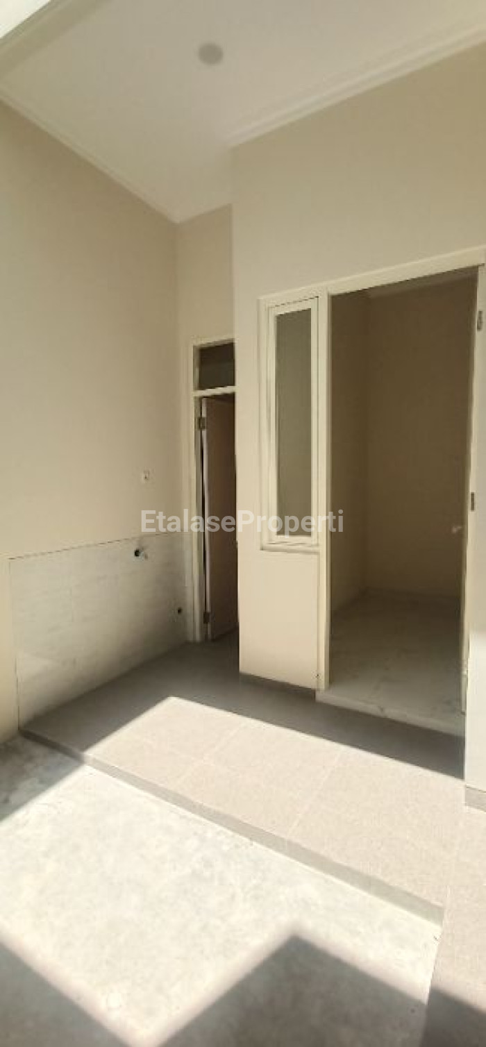 Foto properti Dijual Rumah Model Scandinavian 4