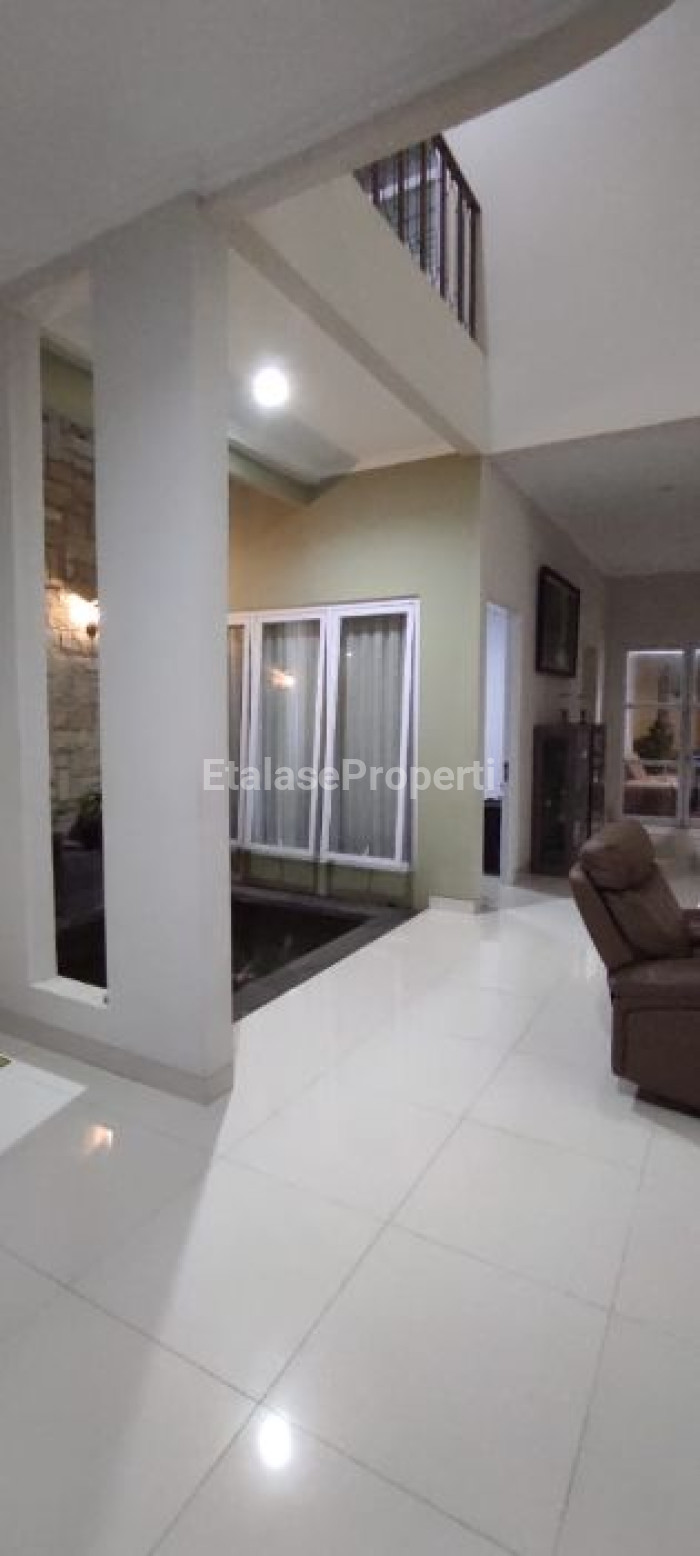Foto properti Dijual Rumah GAYUNGSARI BARAT 5