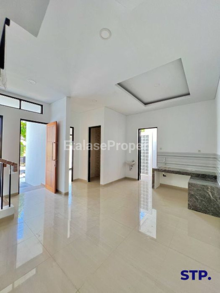 Foto properti Rumah Baru Scandinavian Di Perumahan Gading Pantai Kenjeran Tipe B 3