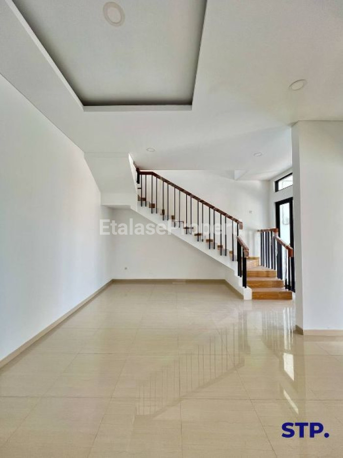 Foto properti Rumah Baru Scandinavian Di Perumahan Gading Pantai Kenjeran Tipe B 4