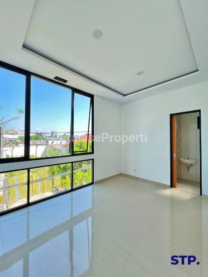 Foto properti Rumah Baru Scandinavian Di Perumahan Gading Pantai Kenjeran Tipe B 7