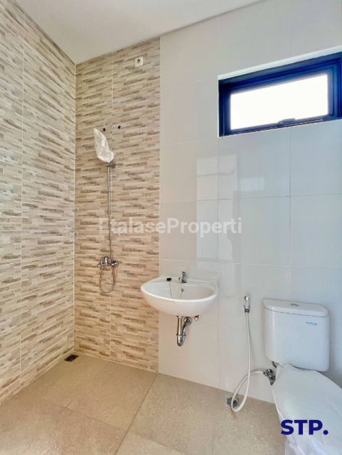 Foto properti Rumah Baru Scandinavian Di Perumahan Gading Pantai Kenjeran Tipe B 8