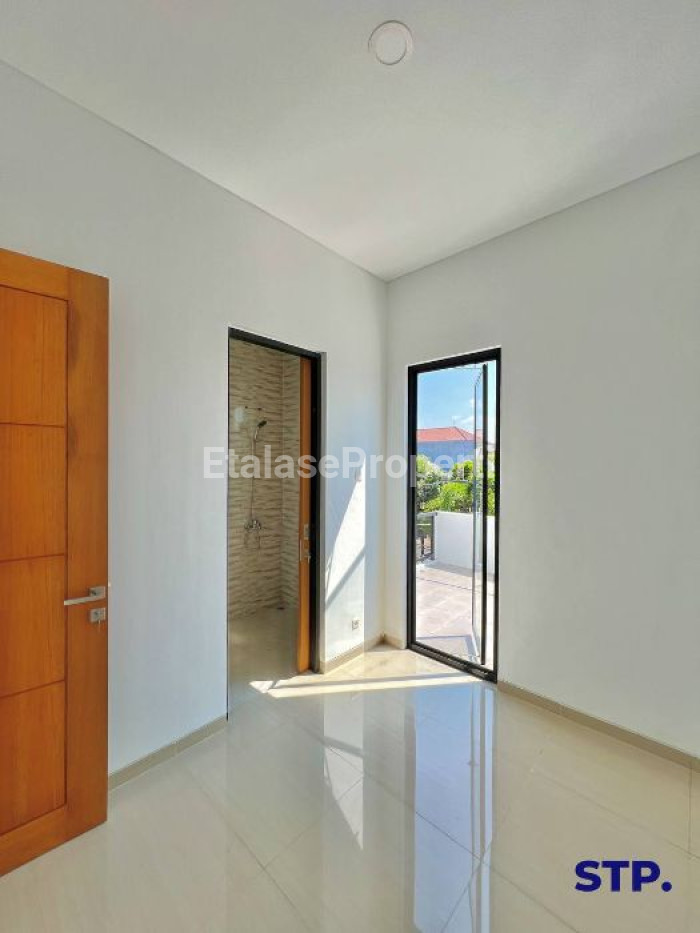 Foto properti Rumah Baru Scandinavian Di Perumahan Gading Pantai Kenjeran Tipe B 9