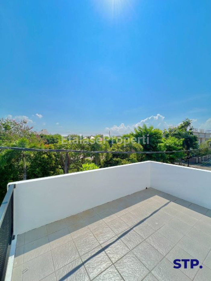 Foto properti Rumah Baru Scandinavian Di Perumahan Gading Pantai Kenjeran Tipe B 10