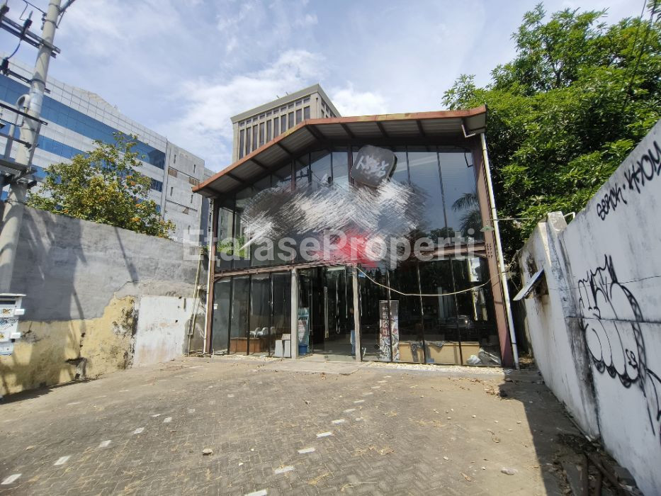 Foto properti Disewakan Cepat Bangunan Bekas Restoran Di Pusat Kota Surabaya Tempat Sangat Strategis! 1