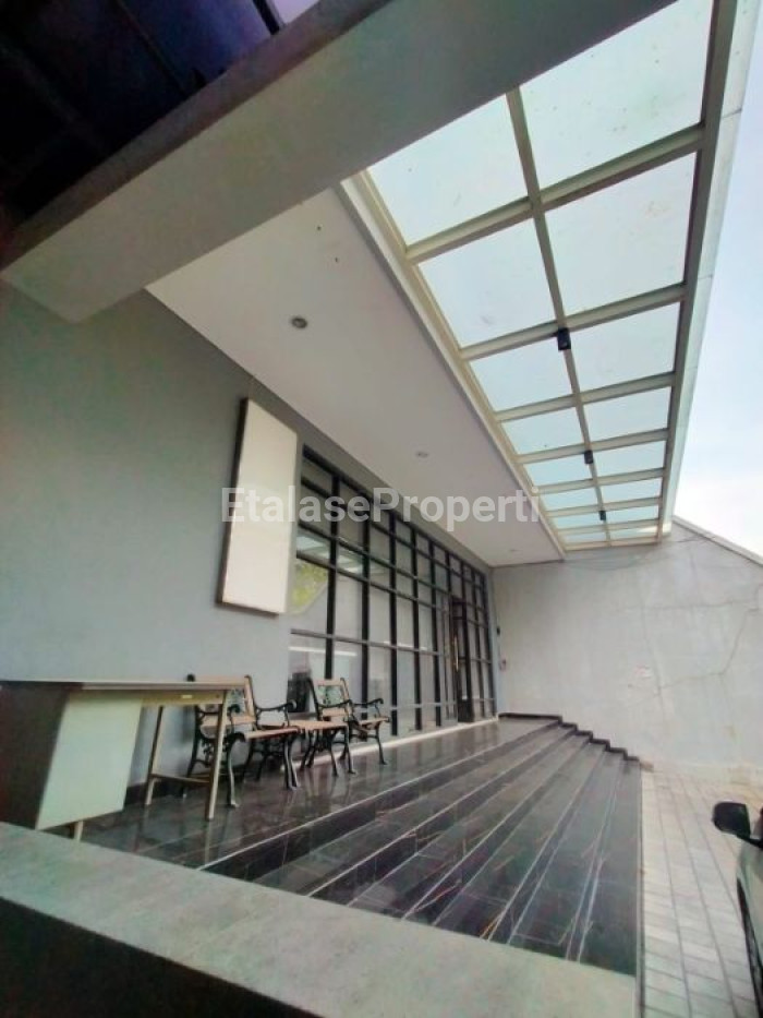 Foto properti Disewakan Ruang Usaha Raya Dharmahusada 2