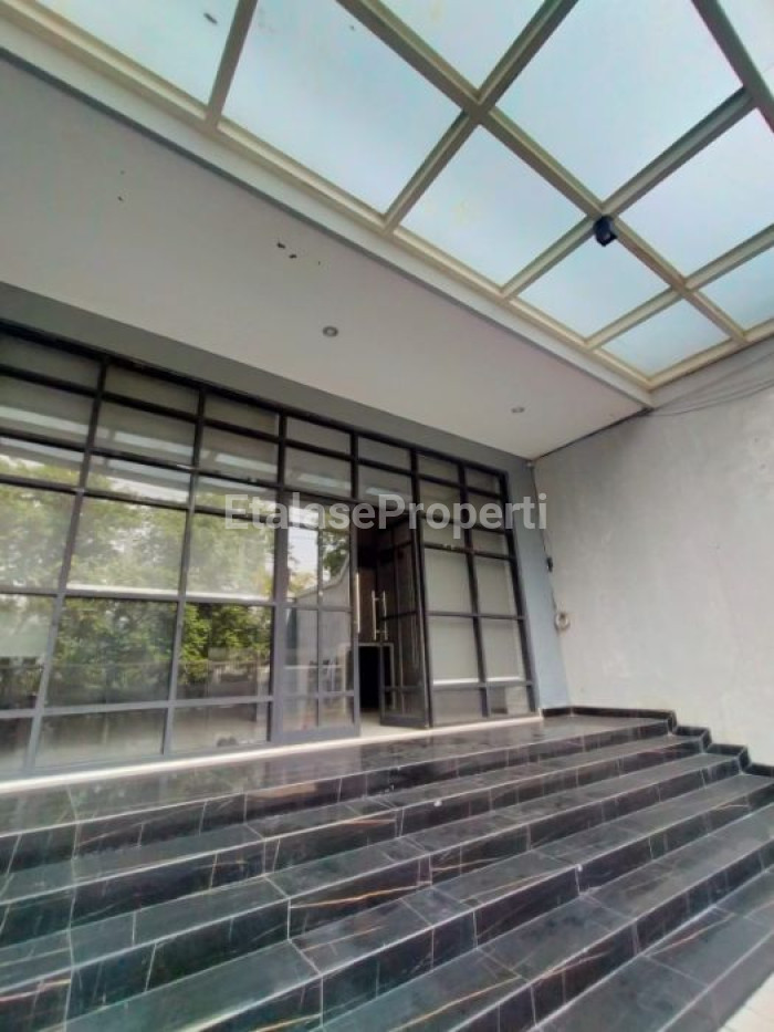 Foto properti Disewakan Ruang Usaha Raya Dharmahusada 7